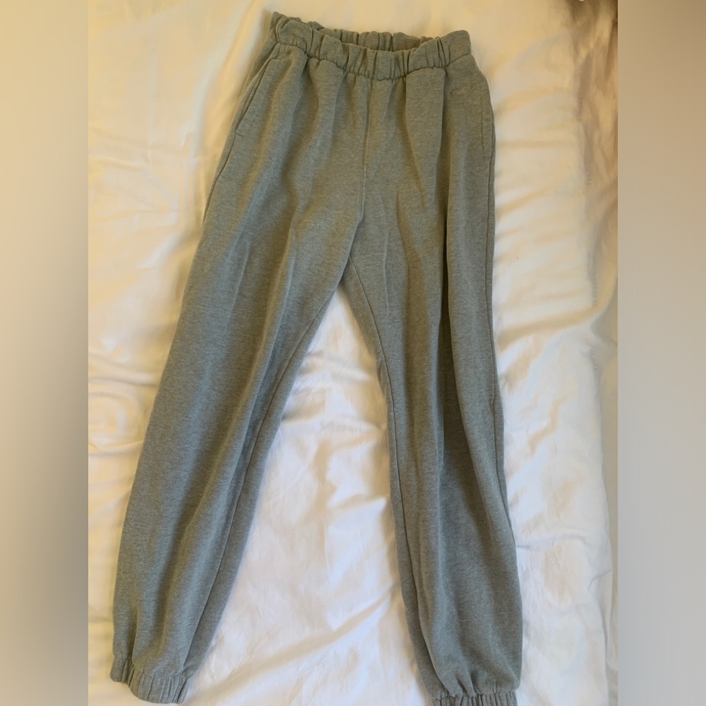 XS grey hollister cuffed sweatpants